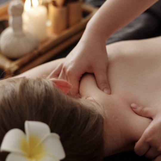 Combo Massage Cổ Vai Gáy Chuyên Sâu + Gội Đầu