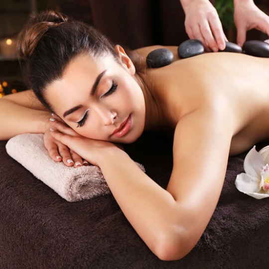 Massage body đá nóng