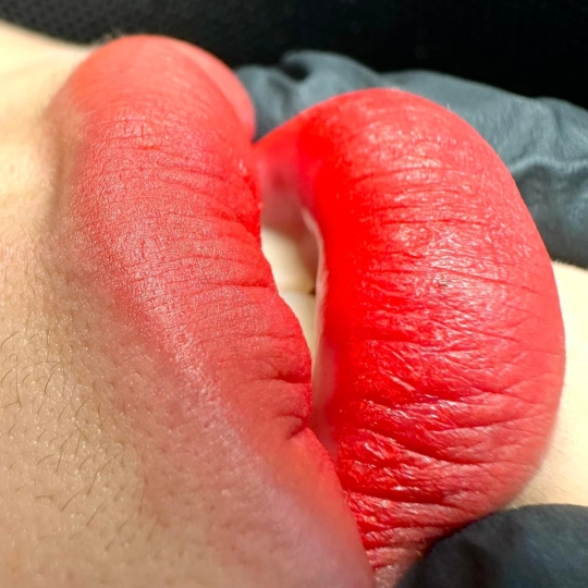 Phun môi tự nhiên